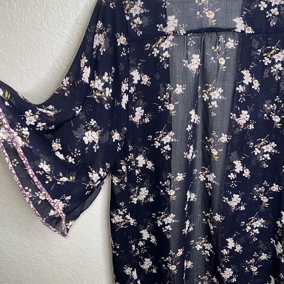 Long Sleeve Floral Cardigan Cover Up - Picture 6 of 6